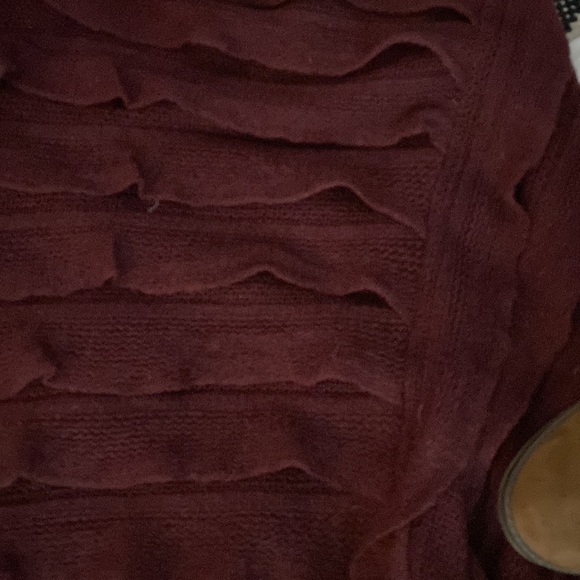 One size mauve waved cape with fringe. - Picture 2 of 4